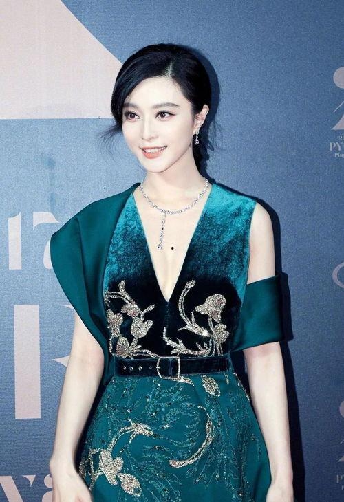 吴谨言爆料范冰冰视频是真的吗,吴谨言爆料范冰冰视频真实性揭秘 第1张 吴谨言爆料范冰冰视频是真的吗,吴谨言爆料范冰冰视频真实性揭秘 第1张